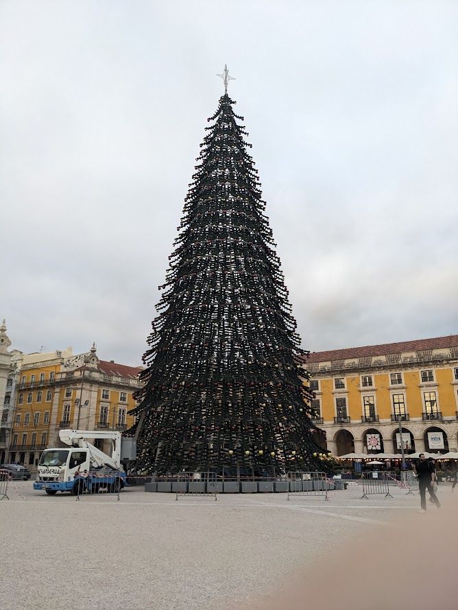 We had the thrill of witnessing the assembly of this four-story Christmas Tree in Praça do Comércio, the main square of Lisbon.